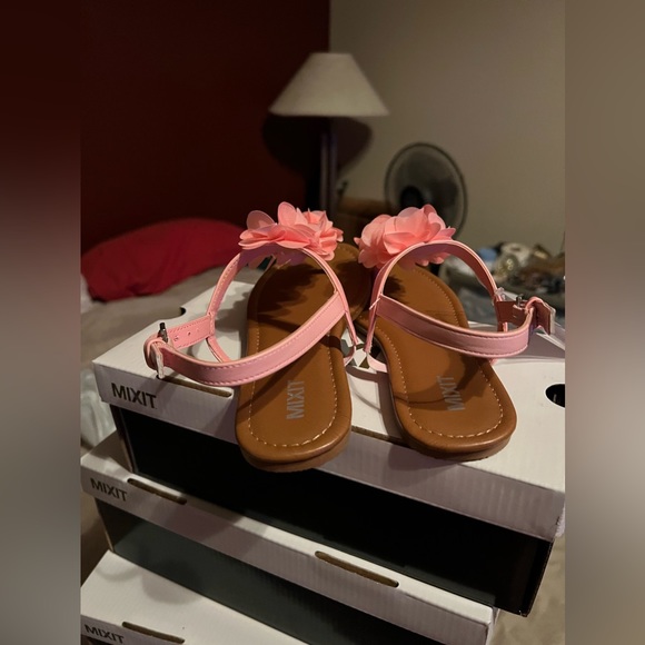 🎄🎄🎄MIXIT Women's Flower Sandles NEW Blush Sizes  9, 10,  you choose - Picture 5 of 7